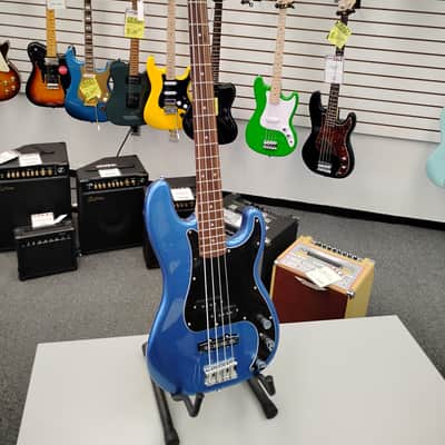 Squier Affinity P Bass Lake Placid Blue image 1