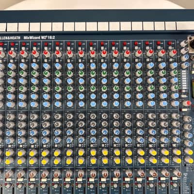 Allen & Heath MixWizard WZ3 16:2 Mixer with Detachable Lamp and Power Supply image 3