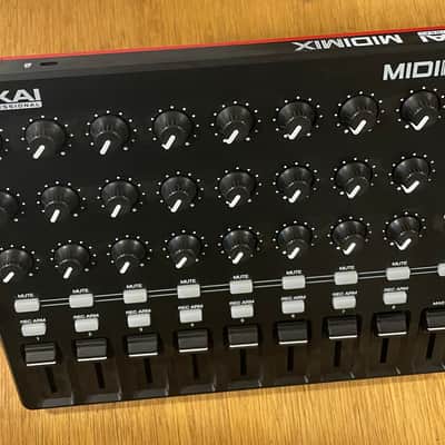 Akai MIDImix Portable Mixer/DAW Controller 2010s - Black image 2