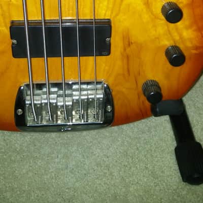 G&L L-5500 1995 Honeyburst image 3