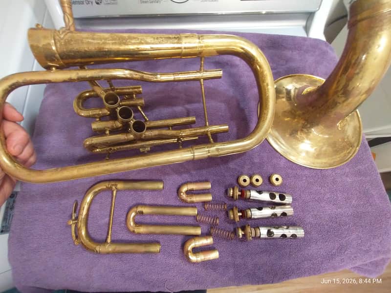 The Martin baritone horn 1940s-1960s - lacquered brass - for parts or repair image 1