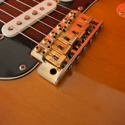 Fender Stevie Ray Vaughan Stratocaster with Pau Ferro Fretboard 2003/04 - 3-Color Sunburst image 7