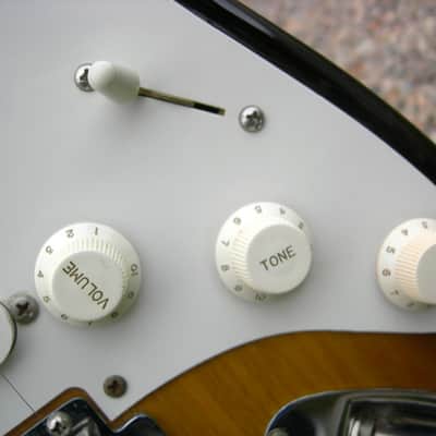 Tokai Springy Sound ST80 1978 Lacquer Tobacco Sunburst image 6