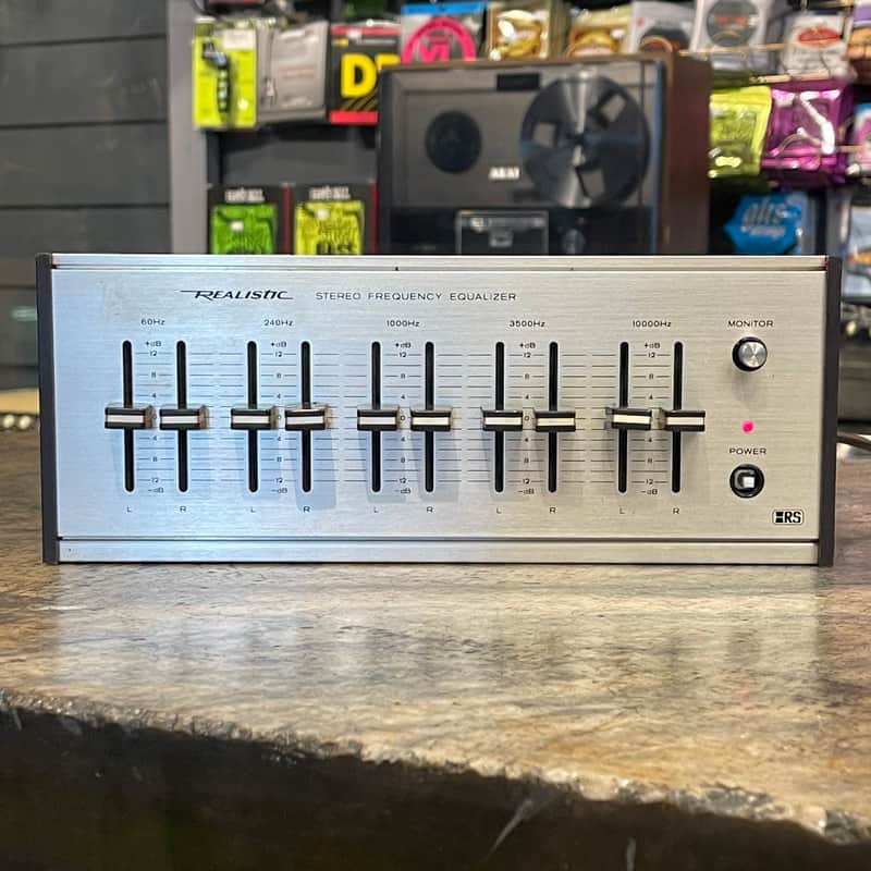 Realistic model 31-1987 Vintage Stereo frequency equalizer with manual image 1