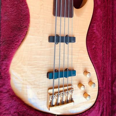 Guild Pilot Pro 5 Fretless 1995 - Natural image 11