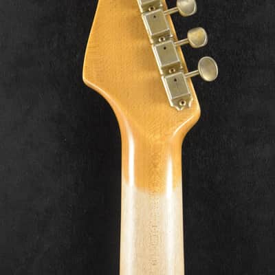 Mint Fender Limited Edition '60 Stratocaster Journeyman Relic Faded Aged Surf Green image 7