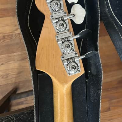 Fender Musicmaster Bass 1977 - Olympic White image 4