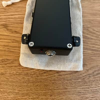 Red-Eye | Active & Passive Preamp DI Box with Clean Boost Switch & Effects Loop image 4