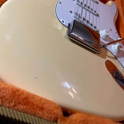 Fender Yngwie Malmsteen Artist Series Signature Stratocaster with Maple Fretboard 2007 - Present - Custom Shop - 1 of 2- Vintage White image 11