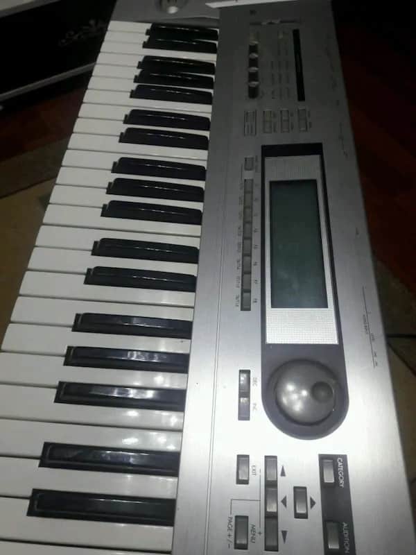 Korg Triton LE 61 w/ Drum Setup image 1