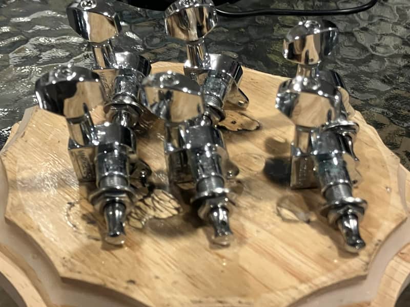 BC Rich "BC Rich" logo tuners mid to late 80s, Chrome image 1