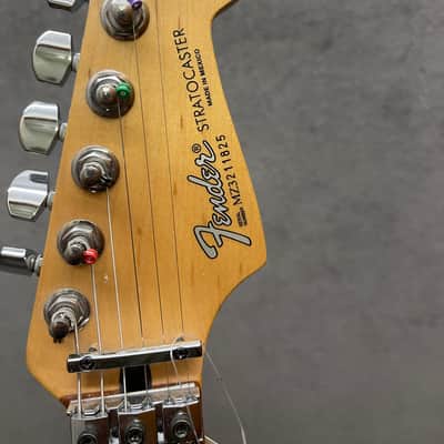 Fender Mexi Strat with Floyd 2003 - Sunburst image 15