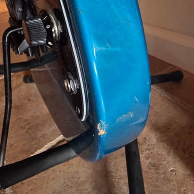 Fender Prodigy with Rosewood Fretboard 1991 - 1993 - Lake Placid Blue image 4