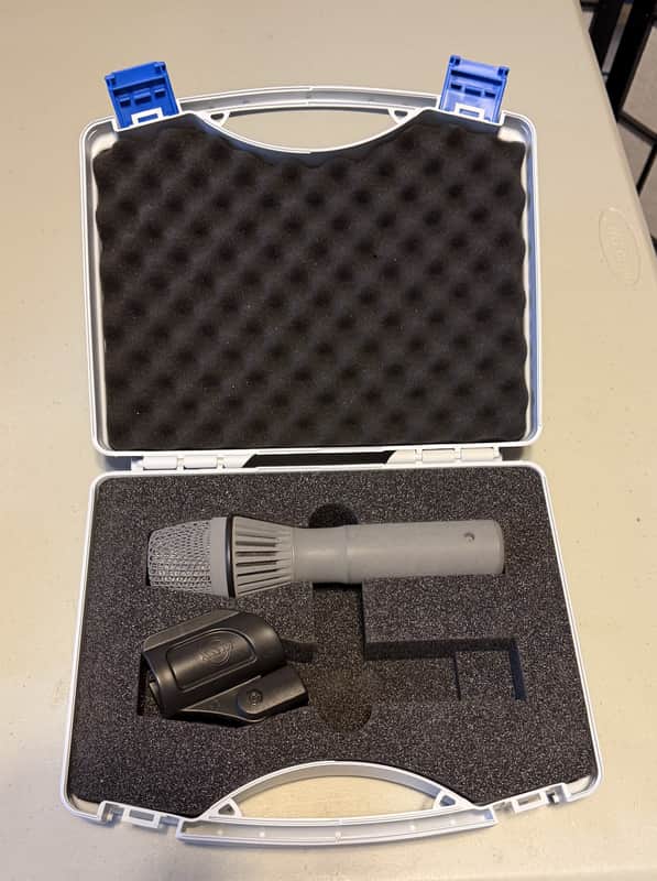 MBHO Model MDB 219SC Handheld Vocal Microphone