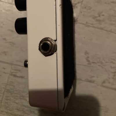 Electro-Harmonix Crayon 69 Full-Range Overdrive 2015 - Present - White with Vertical Crayons image 4