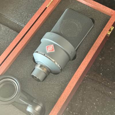 Neumann TLM 103 mt Large Diaphragm Cardioid Condenser Microphone - Black - WITH SHOCK MOUNT image 4