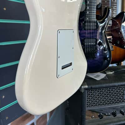 Fender Standard Stratocaster Arctic White 2018 Electric Guitar image 10