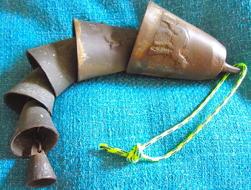 Camel Bells - Vintage image 1