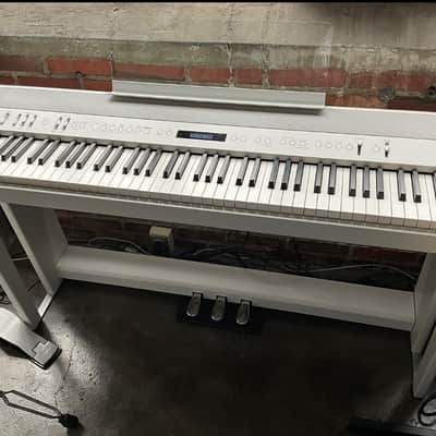 Roland FP-90X with stand and pedals