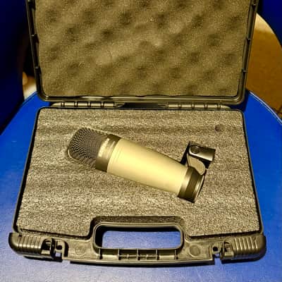 Samson C01 Large Diaphragm Cardioid Condenser Microphone 2010s - Silver image 2