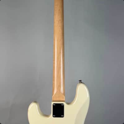 Fender 2012 Fender American Special Precision Bass Oly White 2012 Olympic White image 6