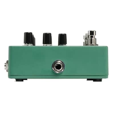 Electro-Harmonix Tri Parallel Mixer Effects Loop Mixer or Switcher Pedal for Powerful Effects Creation and Mixing Hub image 3