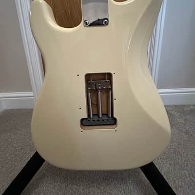Fender Vintera '60s Stratocaster Modified with Pau Ferro Fretboard 2019 - 2023 - Olympic White image 6