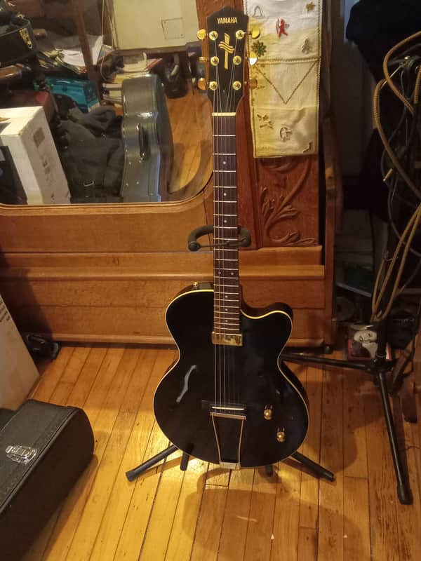 Yamaha Jazz Guitar AEX 500 - Black & Gold | Reverb Canada