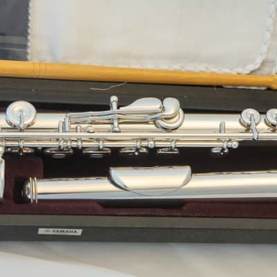 Yamaha YFL-684H (YFL-687H) Professional Flute All Silver, Open-hole Inline-G *Made in Japan *Cleaned & Serviced image 9