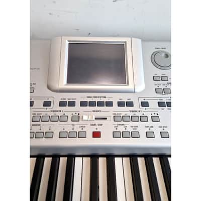 Korg PA588 - Synthesizer Keyboards - White - Keyboard - Excellent w/ Hard Case & Power Supply image 2