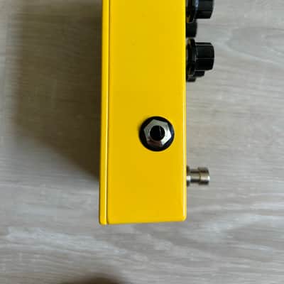 JHS Charlie Brown V4 2016 - Present - Yellow image 3