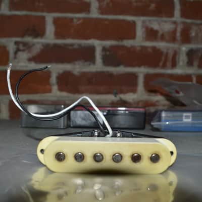 Unbranded - Single Coil Pickup - aged white image 1