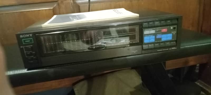 Sony SEQ-555ES 1980s - Black image 1
