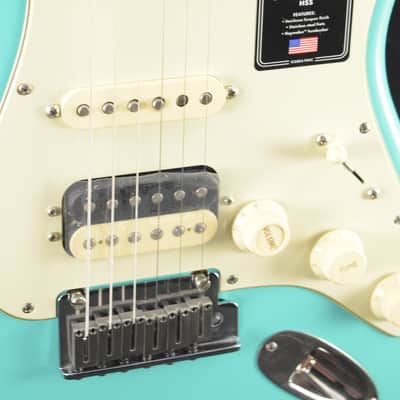 Fender American Ultra Luxe Vintage '60s Stratocaster HSS Sea Foam Green Rosewood Fingerboard image 3