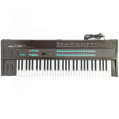 Yamaha DX7 FM Synthesizer – Iconic 1980s Digital Classic w/ Road Case