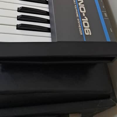 Roland Juno-106 61-Key Programmable Polyphonic Synthesizer 1984 - 1985 - Black