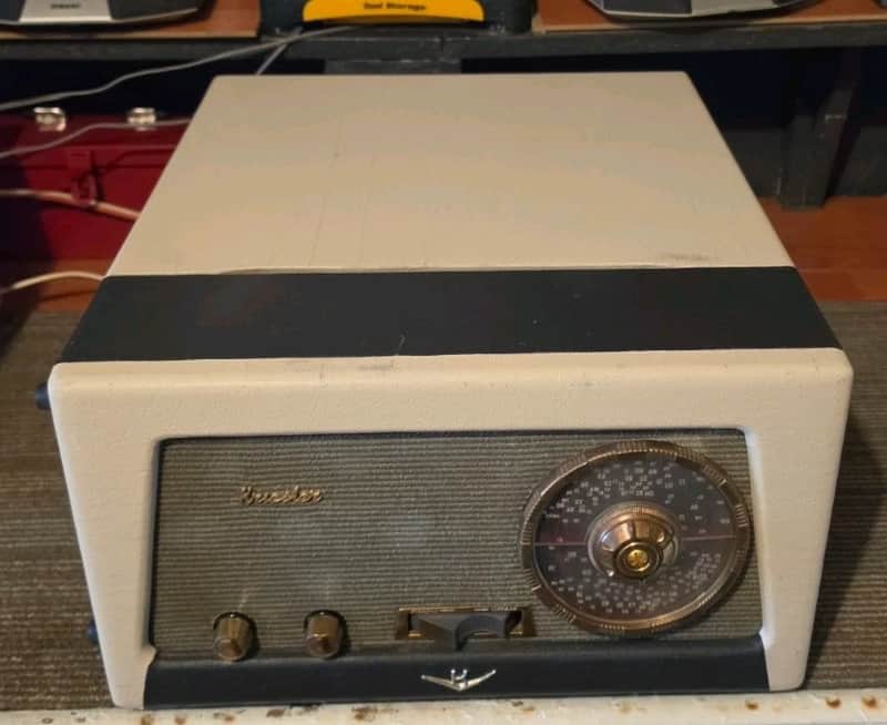 VINTAGE KRIESLER RADIO RECORD PLAYER RARE