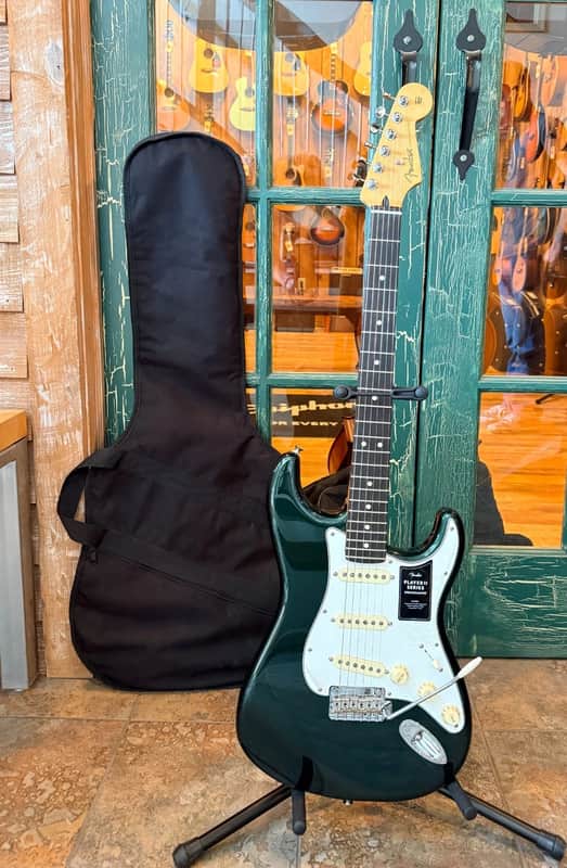 2025 Fender Limited Edition Player II Stratocaster British Racing Green