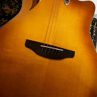 Mint Ovation Celebrity Deluxe E-Acoustic Guitar CDX40-PB - Vintage Peach Burst Satin image 2
