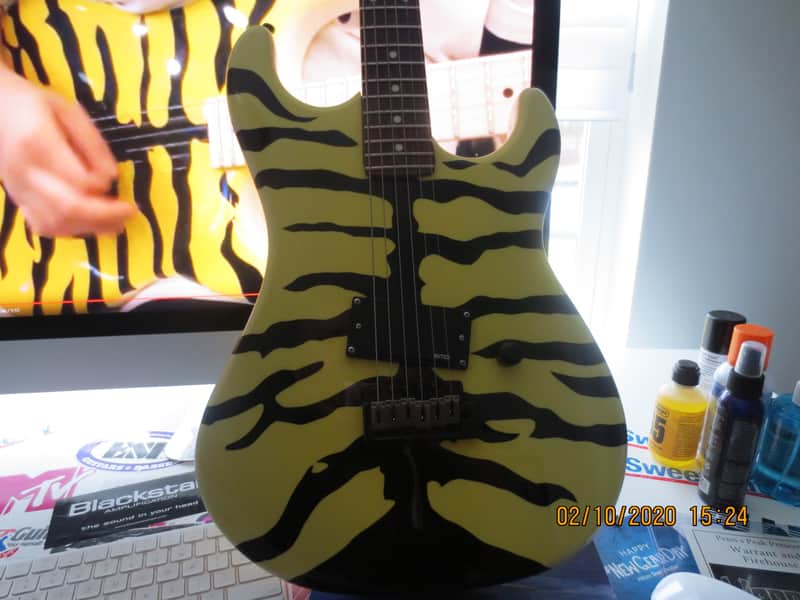 Kramer Baretta/George Lynch Custom paint Tiger .....Mint condition great deal image 1