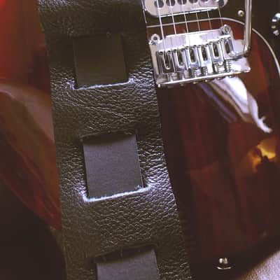 Well-Hung "PerfecTONE" guitar strap, 3" wide Prototype w/Aural Excitement circuit, BlackBird image 6