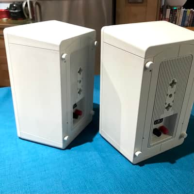 Pair of Klipsch KSB 1.1 Bookshelf Speakers - White image 2
