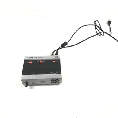 Traktor Audio 6Native Instruments Traktor Audio 6 Scratch A6 USB Audio Interface image 2