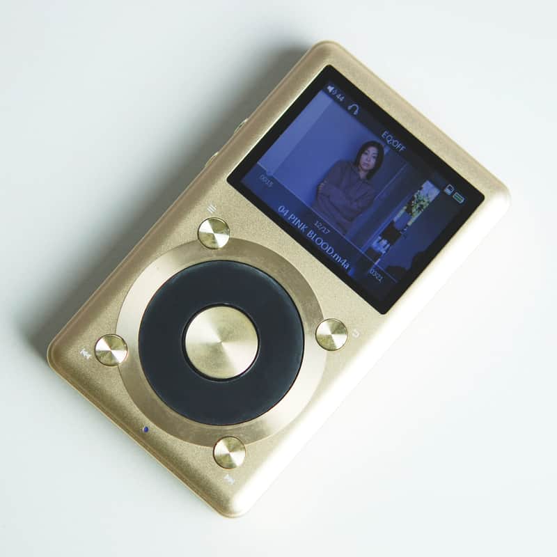 FiiO X1 High Resolution Lossless Music Player (Gold) in Excellent Condition image 1
