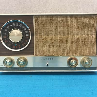 Vintage Zenith MJ1035 Sterophonic Wavemagnet Radio - Tested & Working image 1