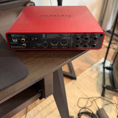 Focusrite Scarlett 6i6 2nd Gen USB Audio Interface 2016 - 2018 - Red / Black image 3