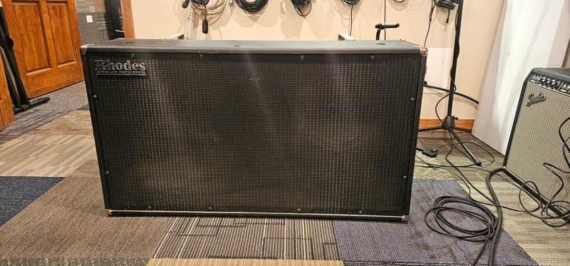 Rhodes FR7710 cabinet 70’s - Black image 1