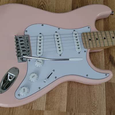 RNC Customs Stratocaster SSS 2026 - Flamingo image 1