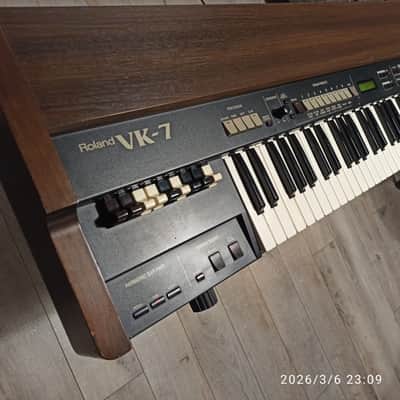 Roland VK-7