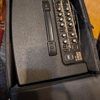 Roland AC-60 Acoustic Guitar/Voice Amplifier image 4